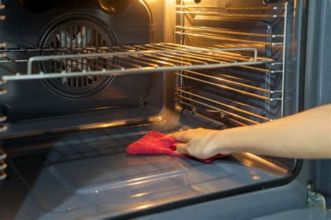 Come Pulire Il Forno In Soli 10 Minuti