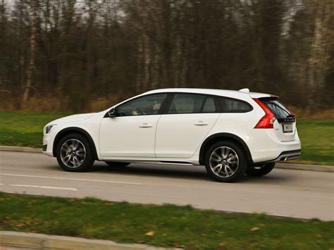 Foto Volvo V60 Cross Country D4 Awd Geartronic Kinetic Testbericht 015  Vom Artikel Volvo V60