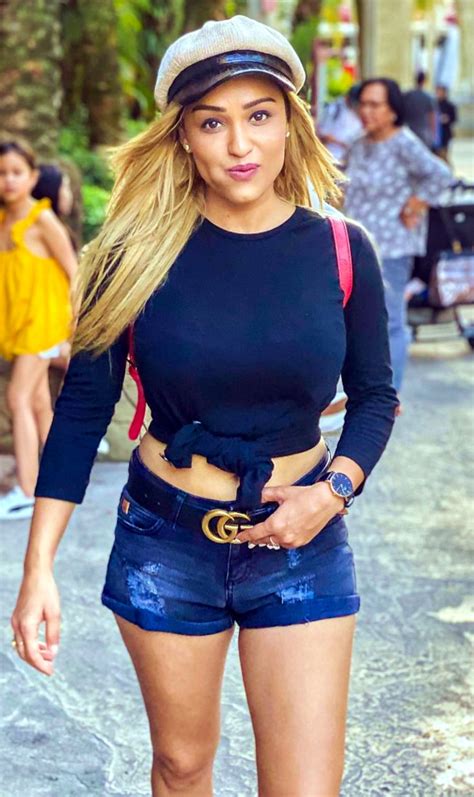 Aarya Vora Indian Actress Glamorous CTS Hot Pics Indiancelebblog