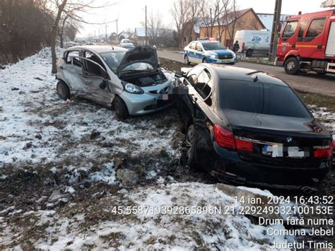 Un Copil I Doi Adul I Au Ajuns La Spital Dup Ce Dou Ma Ini S Au