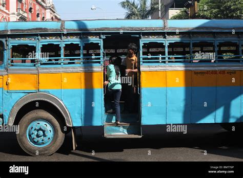 Bus kolkata hi-res stock photography and images - Alamy