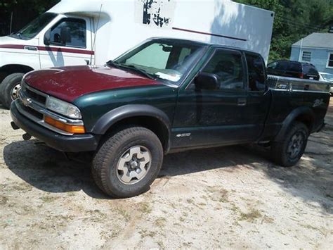 Purchase used 02 Chevy S10 ZR2 4x4 ext cab 5 speed MANUAL new clutch 6 ...