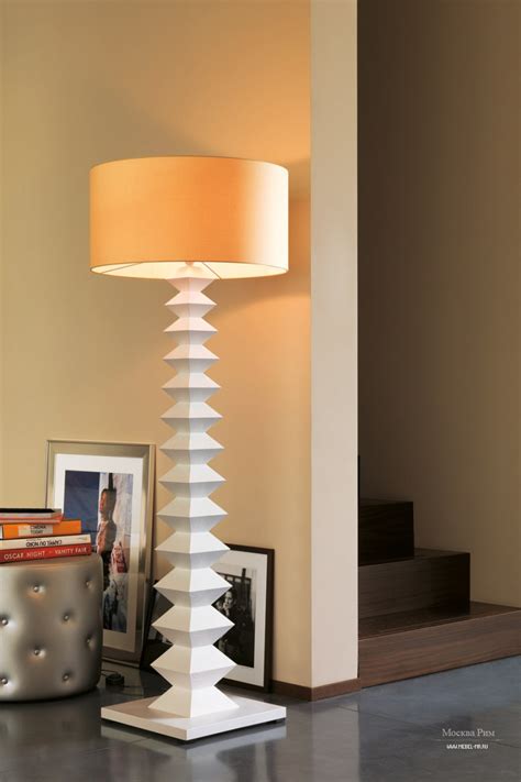 Торшер Cometa alta с резной ножкой, Porada - Мебель МР