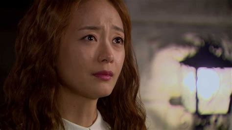 HOT 오로라 공주 회 작가 황마마에게 절박하게 아무역할이나 하게 해달라는 오로라 YouTube