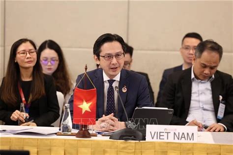 越南出席东盟系列会议和论坛 Vietnam Vietnamplus