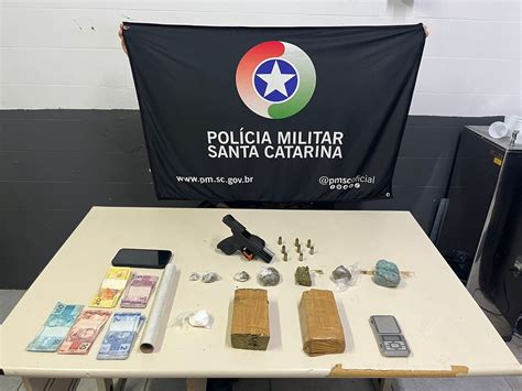 Homem Preso E Quase Um Quilo De Drogas Al M De Arma De Fogo S O