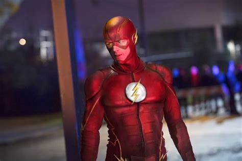 Ha revelado Grant Gustin que The Flash tendrá nuevo traje en la 4ª