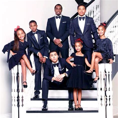 Sean "Diddy" Combs Shares Family Christmas Card With His Six Kids - Us ...