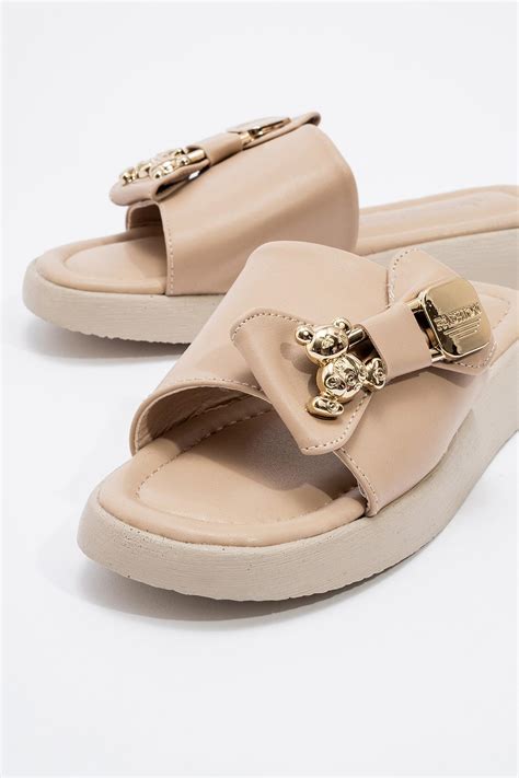 Kad N Ay C K Tokal Terlik Nude