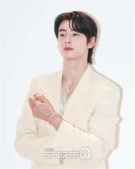 Astros Cha Eunwoo Gains Attention For Looking Unreal At Recent Chaumet