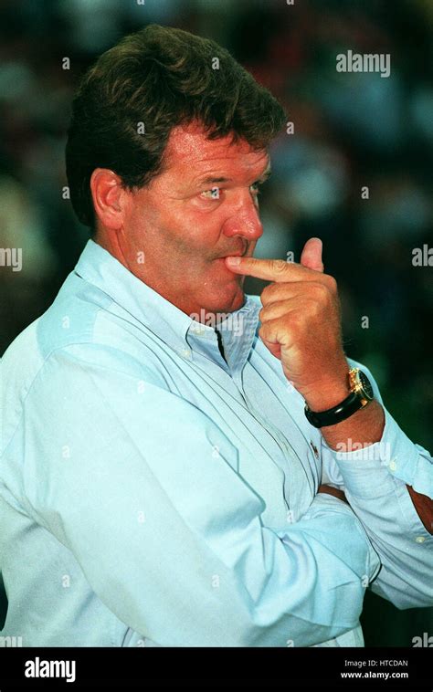 John toshack football hi-res stock photography and images - Alamy