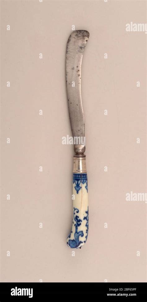 Knife Saber Shaped Blade With Waisted Bolster Plain Silver Ferrule