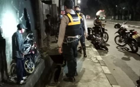 Pelaku Balap Liar Tak Berkutik Seluruh Motornya Diangkut Polisi Bravo