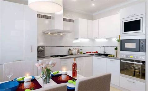 Дизайн кухни 10 метров с диваном и балконной дверью: варианты интерьера ...