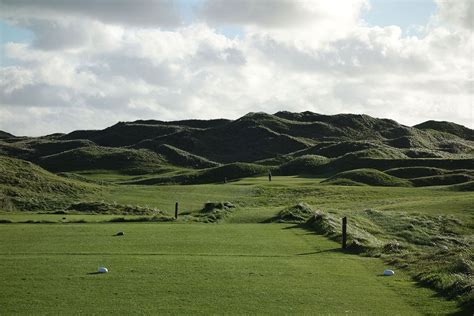 Lahinch Golf Club (Lahinch, Co. Clare) | GolfCourseGurus