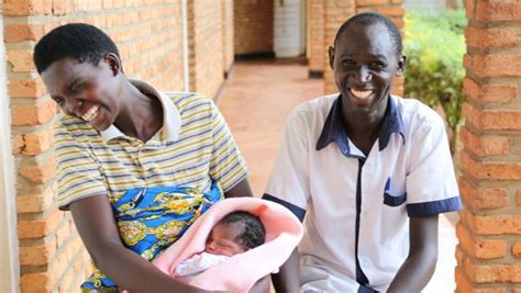 PHOTOS: Midwives at work around the world - Today's Parent - Today's Parent