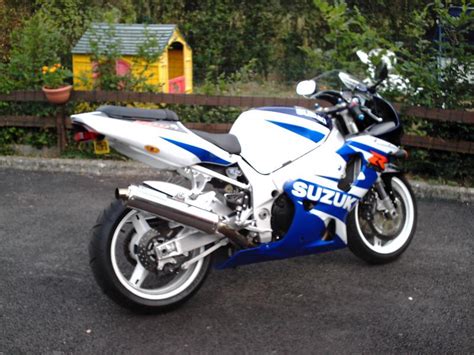 Troc Echange Echange 750 GSXR De 2002 Contre Voiture Sportive Sur