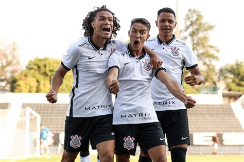 Corinthians Sub-20 X Atlético-go Sub-20 - Com atuação segura, Corinthians goleia o Atlético-GO pelo Brasileiro Sub-20