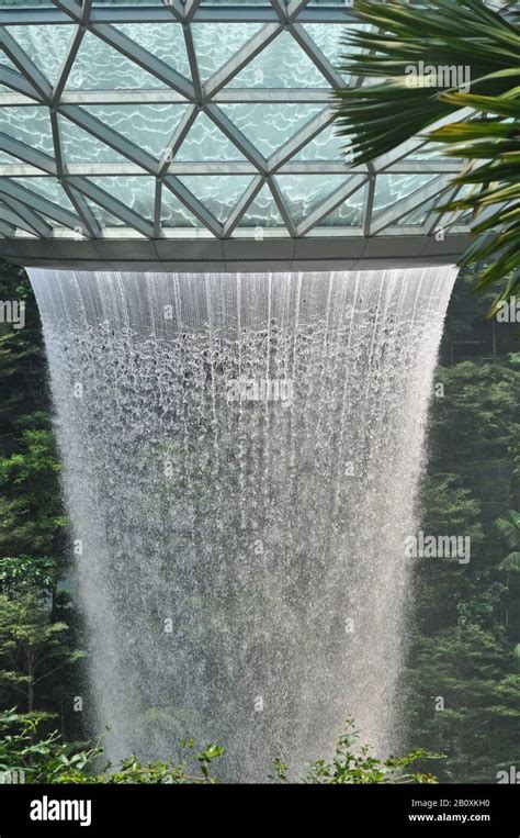 Jewel Changi Airport Singapore Hi Res Stock Photography And Images Alamy