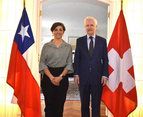 Embajada De Suiza En Chile On Twitter La Ministra De Salud