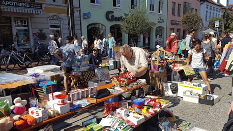 Erding Tausende Besucher Lassen Kinderflohmarkt Wieder Aufleben Bilder