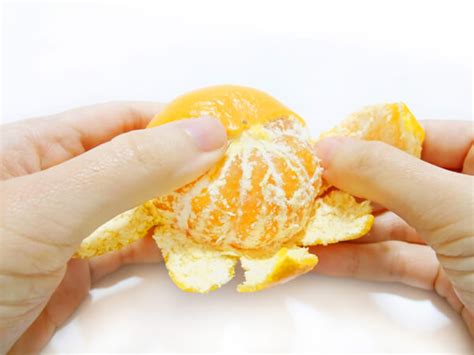 50 Of The Population Doesnt Know How To Eat Tangerines Properly