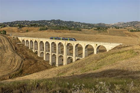 Ale Der Fs Zwischen Caltanissetta Xirbi Und Caltanissetta Centrale