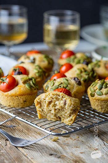 Muffin Salati Vegan Con Hummus Di Ceci Alle Erbe Vegolosi It