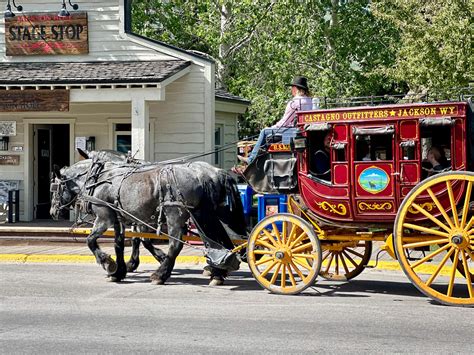 Jackson Hole Wyoming Travel Guide - The Ultimate Outdoor Adventure in