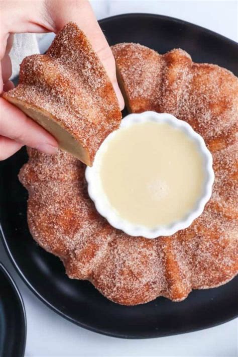 How To Make A Beautiful Apple Cider Doughnut Cake With Boxed Cake Mix