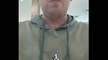 Un Uomo Gay Russo Ha Deciso Di Pranzare Prima Per Recuperare Le Forze Prima Di Masturbarsi Nel