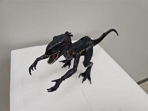 Jurassic World Indoraptor Figure Super Posable Black Mattel