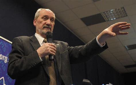 Pozna Antoni Macierewicz O Katastrofie Smole Skiej Film Pozna