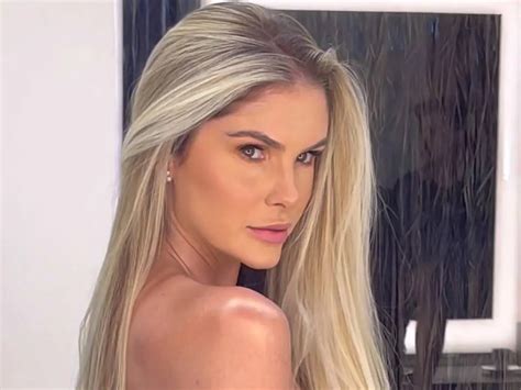 B Rbara Evans Exibe Mudan As Em Seu Corpo Durante Gravidez Realidade