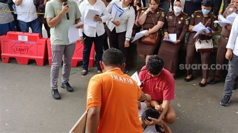 Adegan Diperagakan Dalam Rekonstruksi Kasus Penganiayaan Ken Admiral