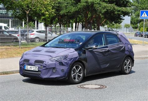 Scooped Hyundai I30 Facelift Caught For The First Time Korean Car Blog