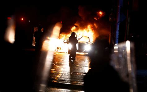 FOTO Potpuni Kaos U Dublinu Nakon Napada Zapaljeni Automobili