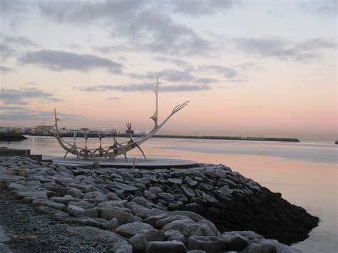 Guide to Iceland Sightseeing Tours - WanderingTrader