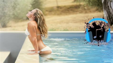 Sexy New Lauren Duski Bikini Pics