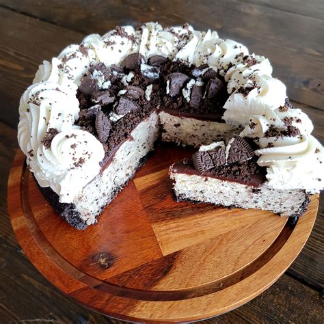 Cookies And Cream Cheesecake — Stallie S Sweets