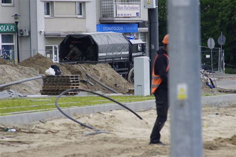 Niewybuch na placu budowy trasy tramwajowej na poznańskich Naramowicach