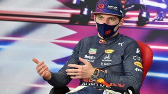 Max Verstappen manda mensaje irónico a la FIA y a Lewis Hamilton