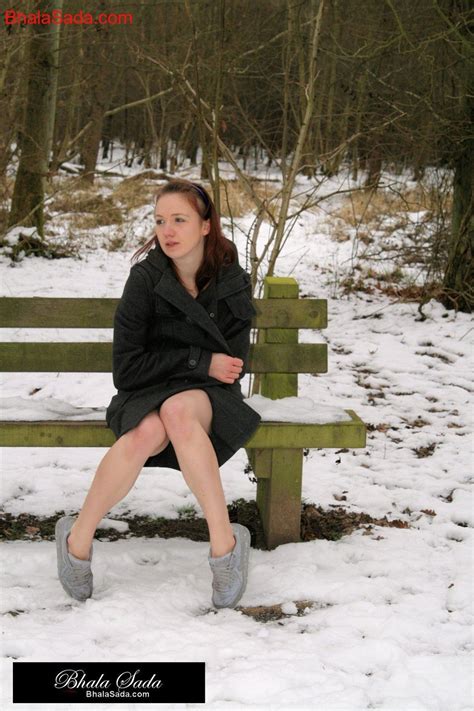 Smoking Hot Chick Opens Her Coat And Shows Her Nice Figure 15 Photos