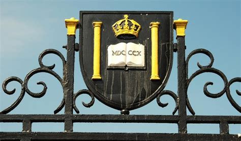 Inst Gates Belfast Detail © Albert Bridge Cc By Sa20 Geograph