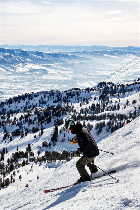 How Some Skiers Are Taking Back the Mountains - The New York Times