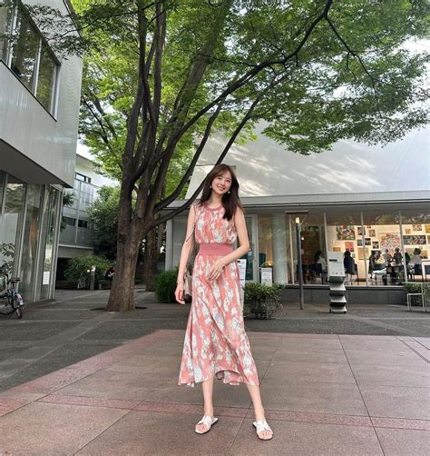 熊江琉唯さんのインスタグラム写真 熊江琉唯instagram 「1枚でサマになるワンピース👒 ウエストにリブが入ってて細見えする所も好き🫶♡ Loveless Official