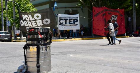 Sin Respuestas Las Organizaciones Levantaron El Acampe En Casa De