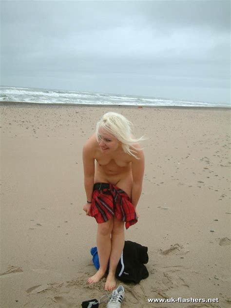 Amateur Blonde Chick Skinny Dipping In The Winter Porn Pictures XXX Photos Sex Images