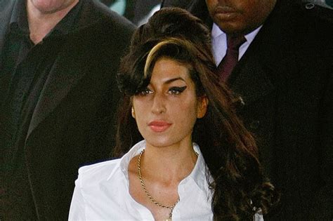 Amy Winehouses Signature Beehive Hair Started Off As A Joke