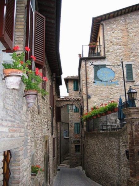 Montone - Wikitravel